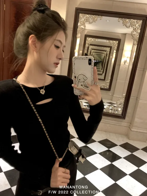 人棉加绒秋冬新款长袖内搭小心机打底衫女韩版圆领纯欲风紧身上衣