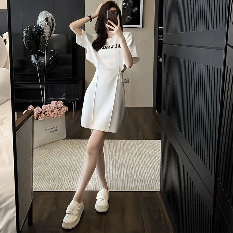 法式性感连衣裙2024新款夏季时尚收腰显瘦甜美年轻纯色T恤裙短款