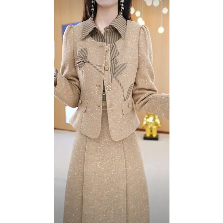 现货【两件套 】春季气质香风设计感POLO领洋气收腰套装裙子M-4XL