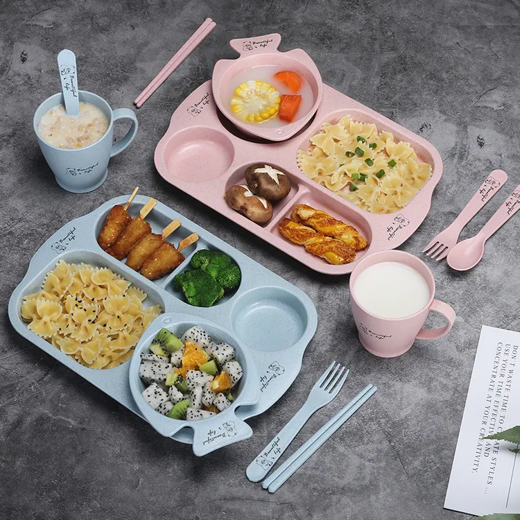 儿童分隔餐盘套装幼儿园卡通餐具饭盘小麦秸秆宝宝防摔家用分格盘