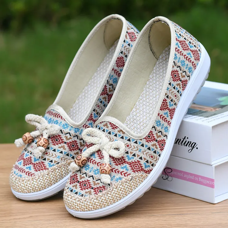 老北京布鞋女春秋新款软底透气妈妈鞋浅口休闲老人鞋一脚蹬懒人鞋