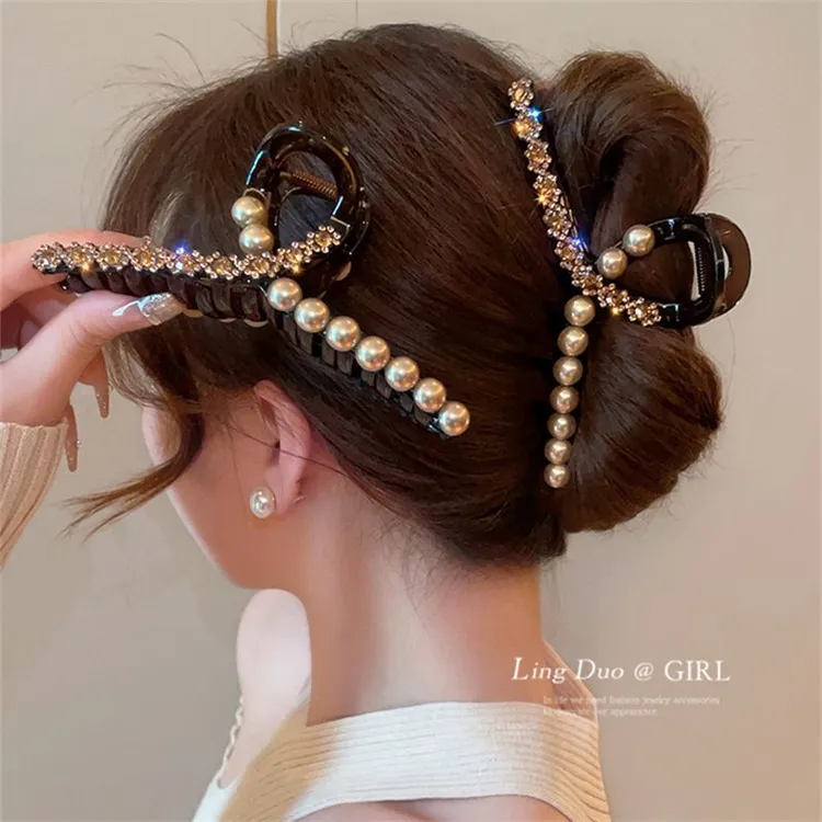 2024新款高级感韩版珠珠镶钻抓夹轻奢闪钻鲨鱼夹后脑勺盘发夹发卡商品图