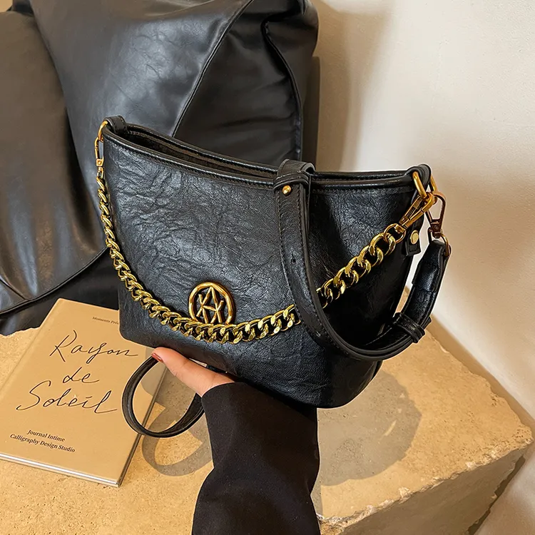 艾米兔女包2025新款潮流小众设计百搭通勤简约链条单肩斜挎包