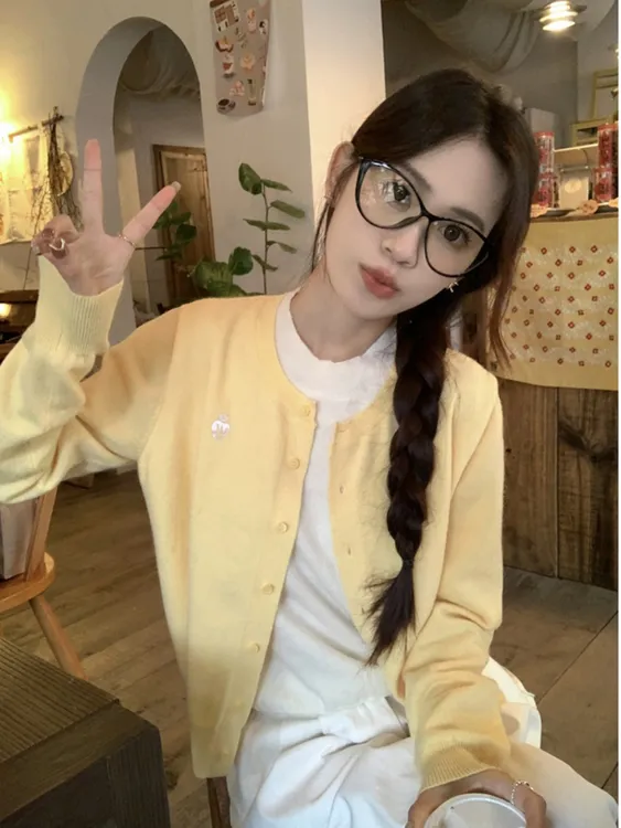 黄色圆领假两件长袖针织开衫女早秋季2024新款宽松慵懒风外穿上衣