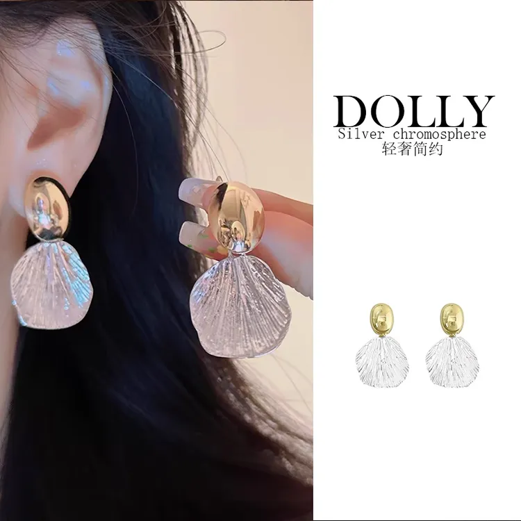 合金耳饰 Dolly夸张法式复古不对称耳饰金色高级感扇贝形耳环轻奢