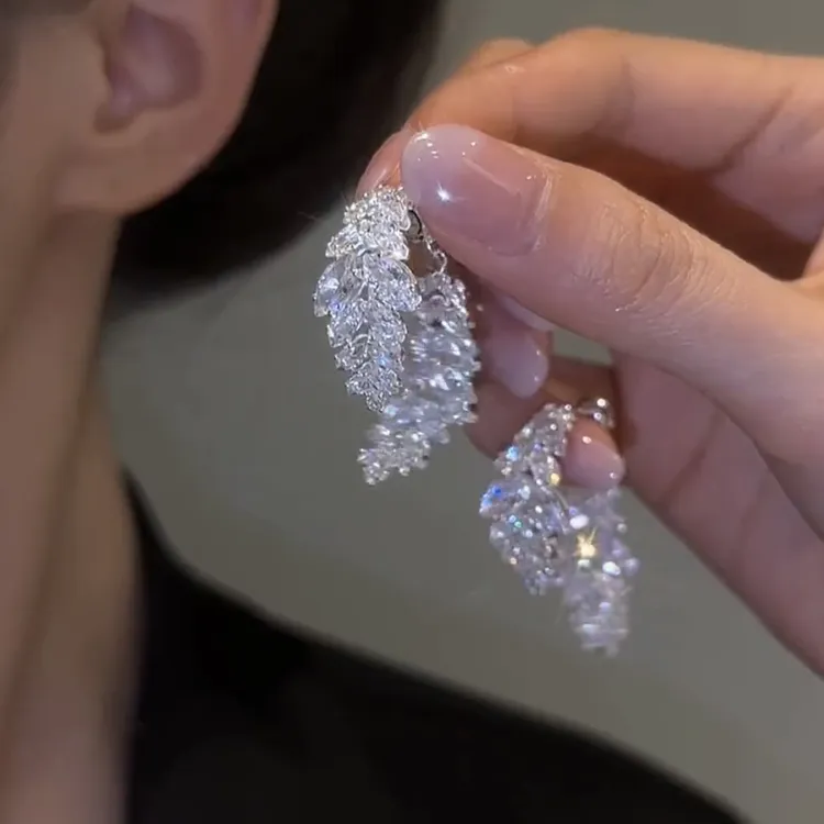 铜合金耳饰 【相守】时尚轻奢精致璀璨小众简约树叶前后挂耳钉女