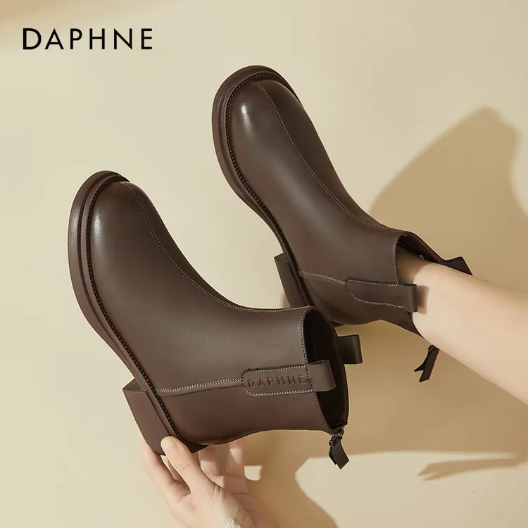 达芙妮短靴女靴子平底瘦瘦靴皮鞋爆款春秋款女鞋2025年马丁靴女款