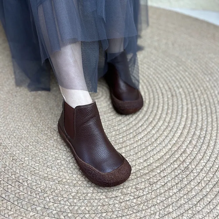 艺鞜2025秋冬新款切尔西靴真皮套脚一脚蹬平底包头软底软面短靴女