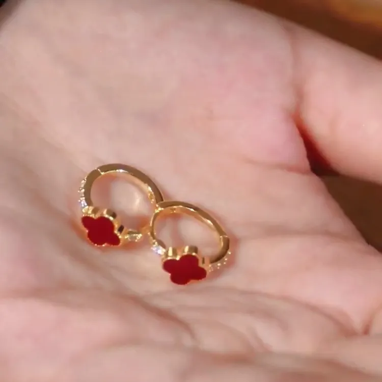 轻奢气质安可拉红色四叶花耳扣秋冬耳饰高级感小众耳环耳钉女ins