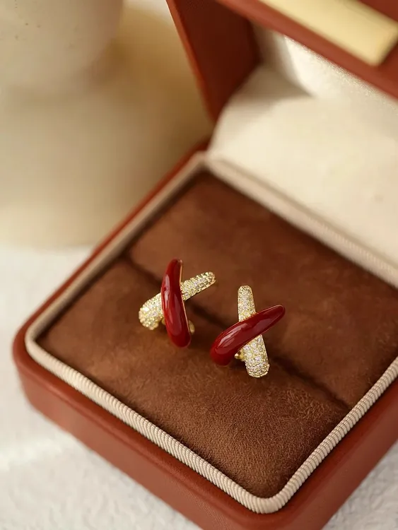 铜合金耳饰 轻奢气质微镶锆石交叉耳环红色滴釉耳钉女小众耳饰潮