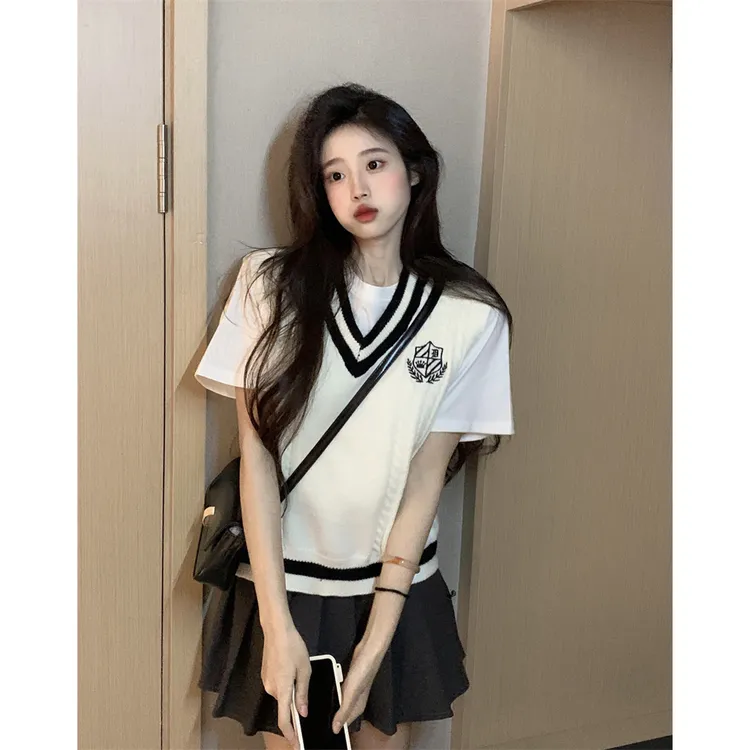 学院风外穿无袖马甲背心宽松休闲叠穿针织上衣半身裙三件套