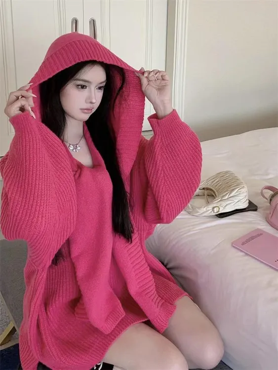 慵懒风玫红色套头披肩帽毛衣女秋冬2023新款宽松外穿百搭中长款