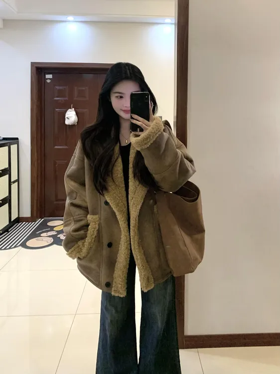 2025秋冬新款加绒加厚皮毛一体宽松机车服外套女搭配牛仔裤两件套