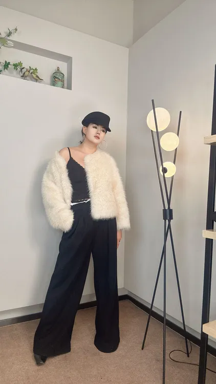 2024新款短款毛皮一体外套