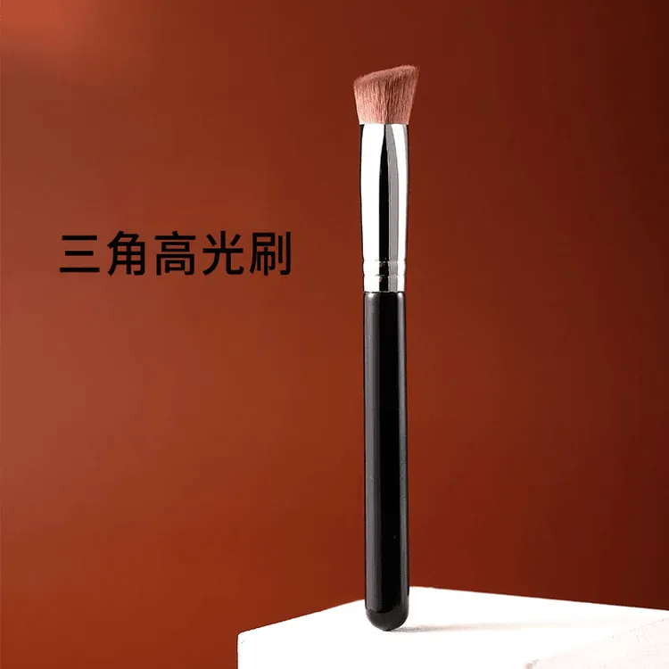 【三角高光刷】软毛熨斗刷 腮红刷 遮瑕刷 化妆刷 新手便携不吃粉刷商品图