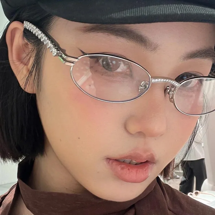 2024新款复古椭圆框重工爱心镶钻眼镜女素颜神器近视防蓝光平光镜