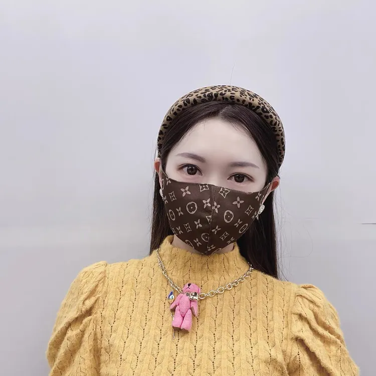 咖色花面罩一单发二个