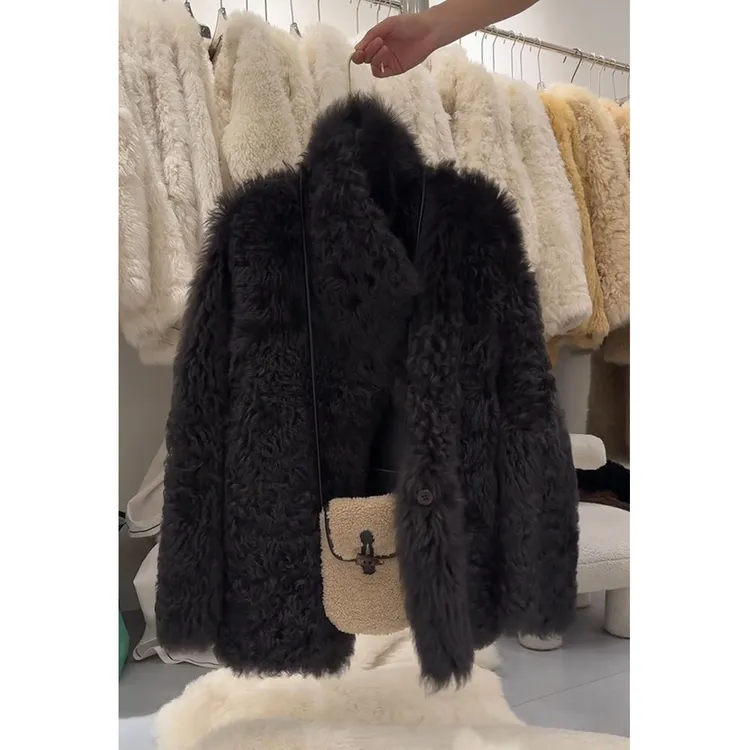小个子欧货洋气气质加厚保暖毛茸茸外套女秋冬季2025新款时尚爆款