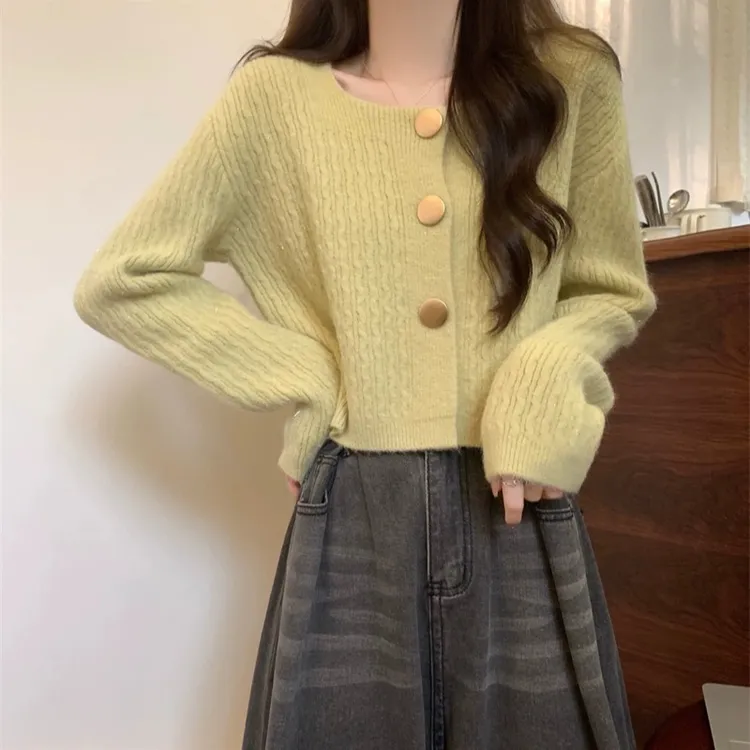 别致独特方领短款毛衣开衫外套女春秋2025新款小个子针织春秋款女