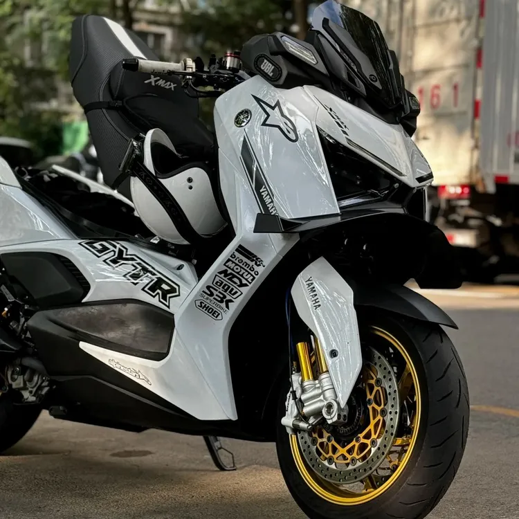 适用雅马哈YamahaXMAX300车头摩托车贴纸改装反光拉花车身贴