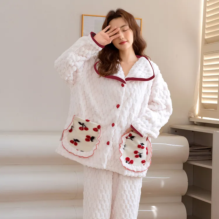 居家外出暖绒锁温法兰绒甜美印花柔软细腻宽松版型女士家居服套装