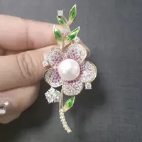 铜合金合成锆石胸针 HY674精致密镶花朵胸针