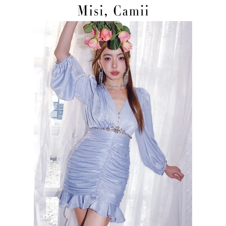 Misi,Camii早秋新款法式风时尚气质优雅仙气满烫钻抽褶长袖连衣裙