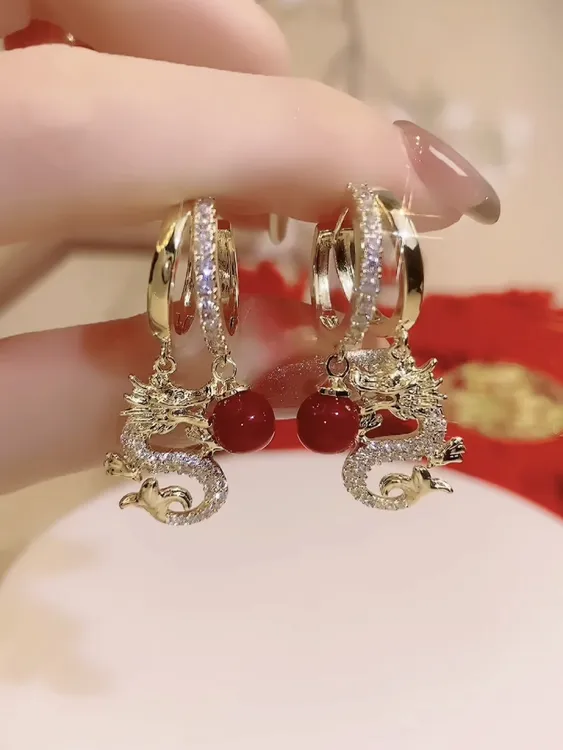 铜合金耳饰 时尚轻奢百搭铜合金耳饰红色生肖小蛇复古耳环耳扣