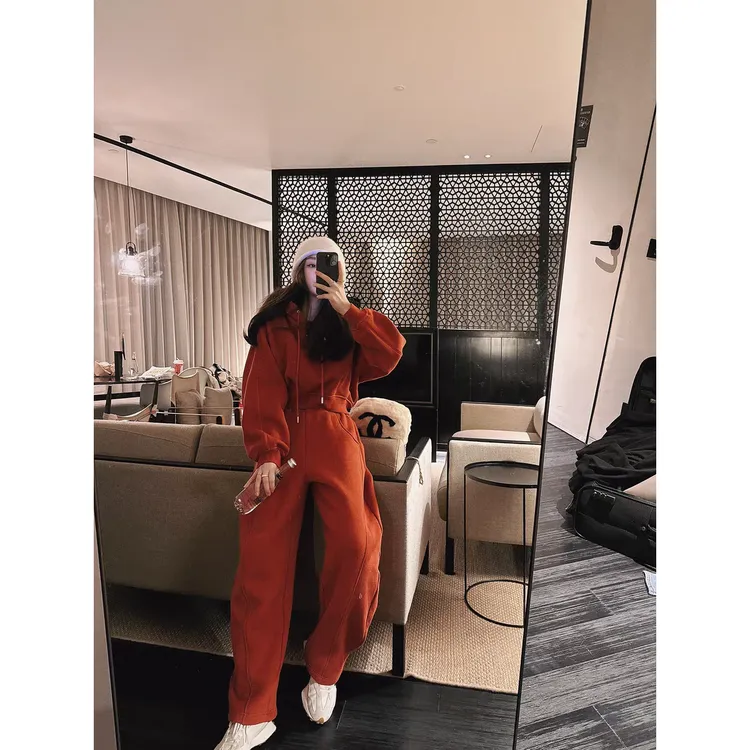 洋气连帽卫衣女秋冬套装慵懒风宽松气质感圣诞新年红卫裤两件套