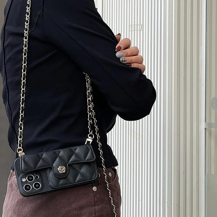 高级感皮质卡包苹果iphone15promax新款小金球挂链13斜跨手机壳女