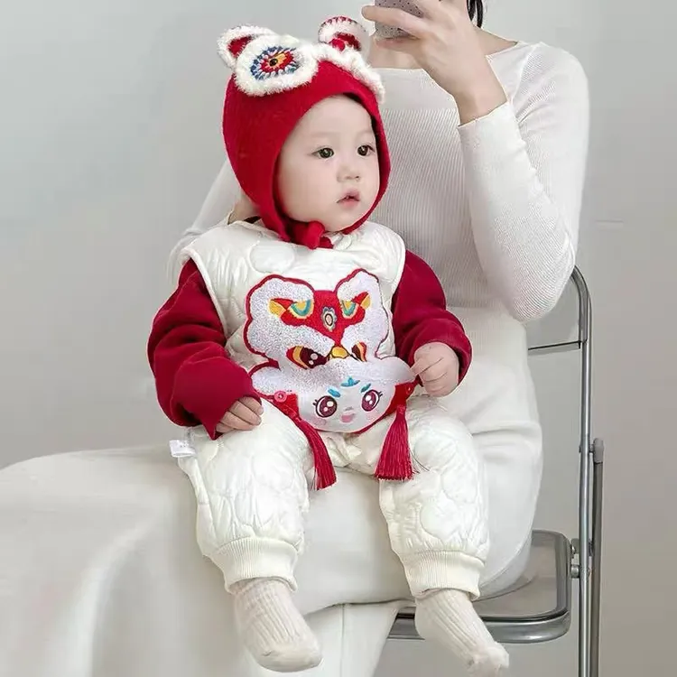 2025新款宝宝背带裤套装秋冬季婴儿加绒加厚连体衣儿童冬季两件套