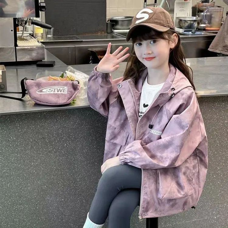 女童冲锋衣外套春秋款2025新款洋气儿童连帽秋装小女孩运动上衣潮
