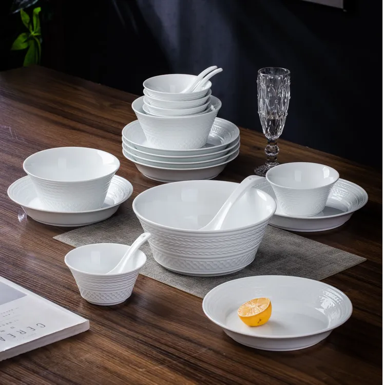 正宗景德镇高白泥浮雕餐具碗盘套装陶瓷碗碟家用乔迁送礼纯白