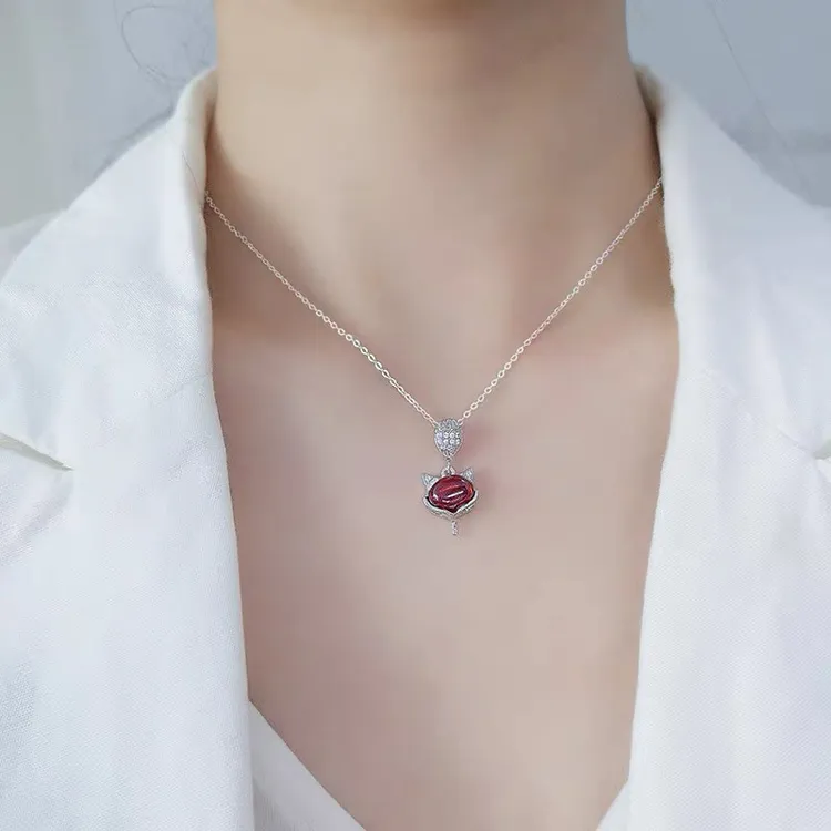 红水晶小狐狸吊坠项链时尚饰品 小九正某缘女款