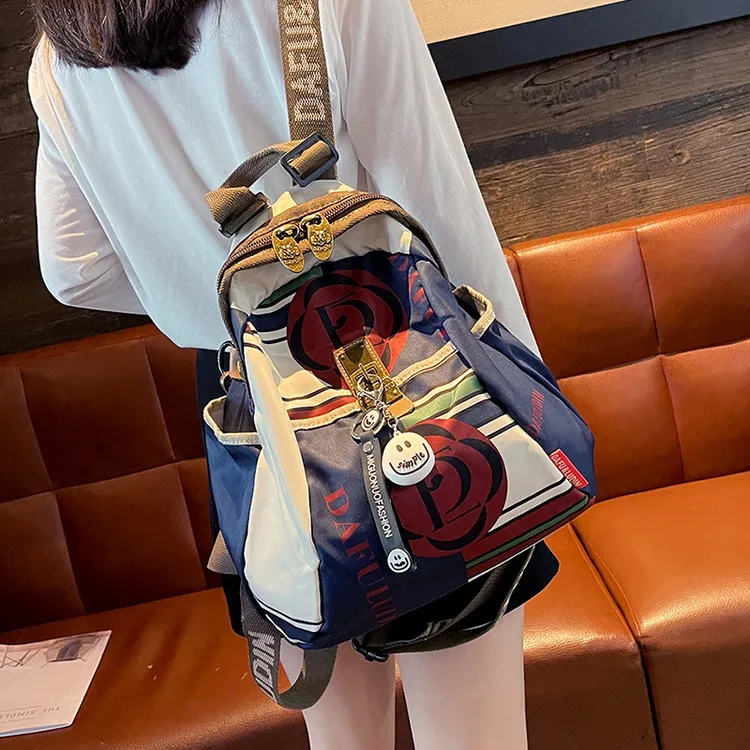 洋气潮牌大容量旅行双肩包女2025新款休闲百搭牛津布女士背包书包