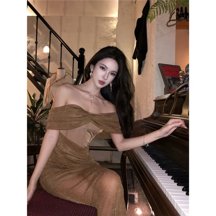 轻奢超火的新款网纱无袖连衣裙法式一字肩闪闪礼服裙子