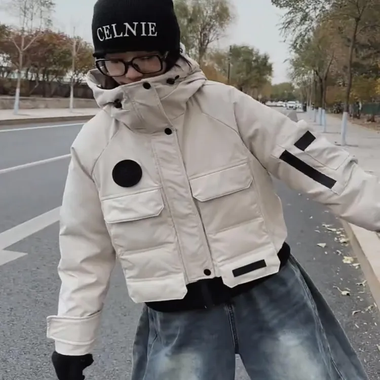 2025冬季时尚短款宽松连帽假两件贴标高级感户外冲锋衣棉服派克女