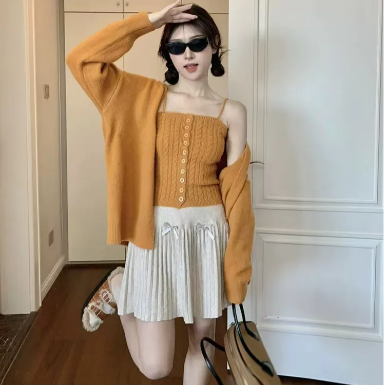  韩系慵懒风一整套入秋穿搭宽松针织开衫外套+麻花排口内搭吊带潮