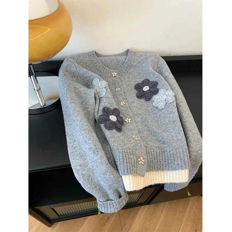 高级感慵懒风提花花朵毛衣女小香风复古灰长袖针织开衫软糯秋冬潮
