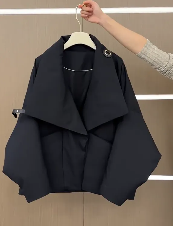 2025新上市流行爆款冬季高级感独特超好看翻领黑棉服女加厚外套女