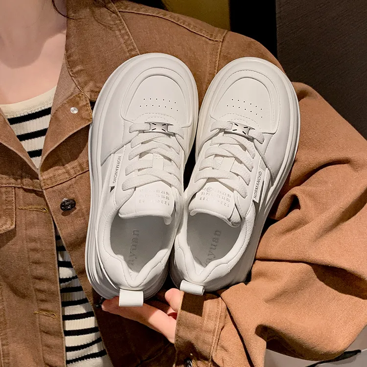 真皮厚底小白鞋女2025夏季新款圆头百搭系带增高松糕运动休闲板鞋