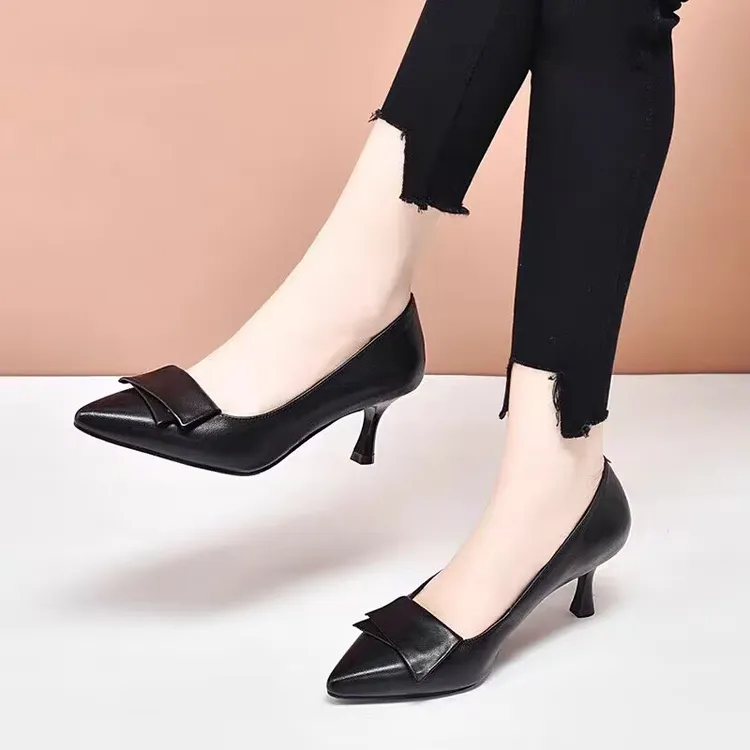 2025年春季新款小跟工作鞋百搭细跟尖头高跟鞋浅口舒适单鞋女皮鞋