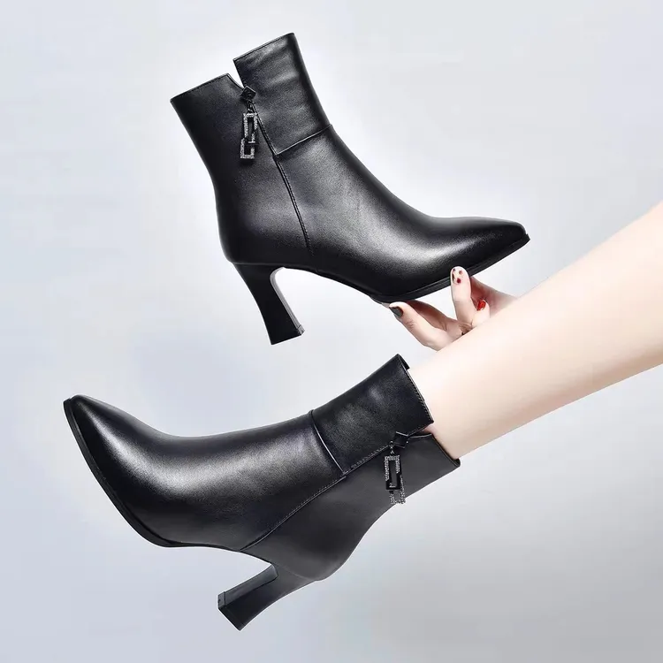 2025秋季新款尖头真软皮高跟短靴女粗跟秋冬季加绒女靴英伦风鞋女