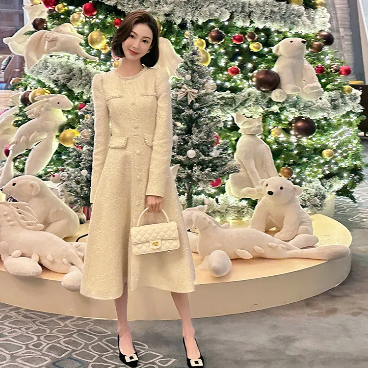 8227法式高端精致富家小千金气质名媛白色细闪小香风a字连衣裙女