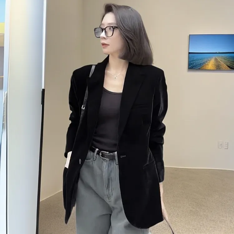 高级感炸街黑色丝绒西装外套女春秋显瘦气质女神范小个子西服上衣
