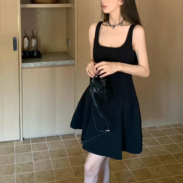 黑色无袖背心连衣裙女夏季裙子小个子辣妹短裙弹力收腰显瘦a字裙