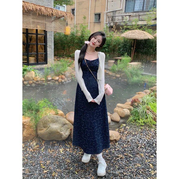 春季新款大码女装春夏微胖显瘦罩衫设计感花花收腰a摆牛仔吊带裙