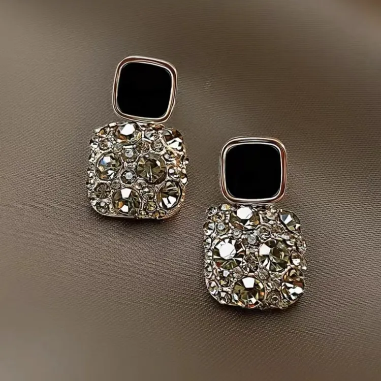 铜合金耳饰 仿水晶耳钉轻奢黑色耳环个性欧美气质时尚百搭精致ins