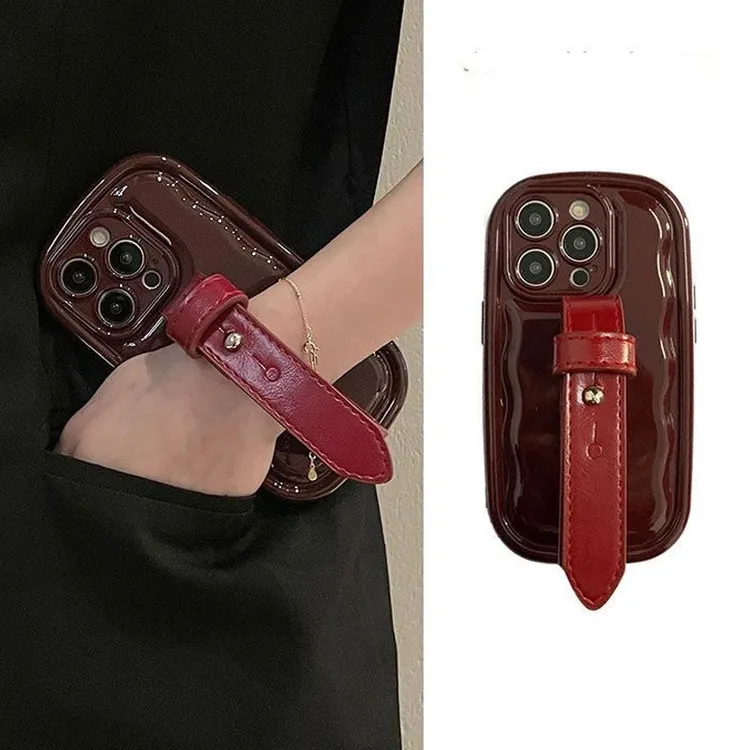ins复古酒红皮质腕带iPhone15/14手机壳XS/XR苹果13/12promax女11
