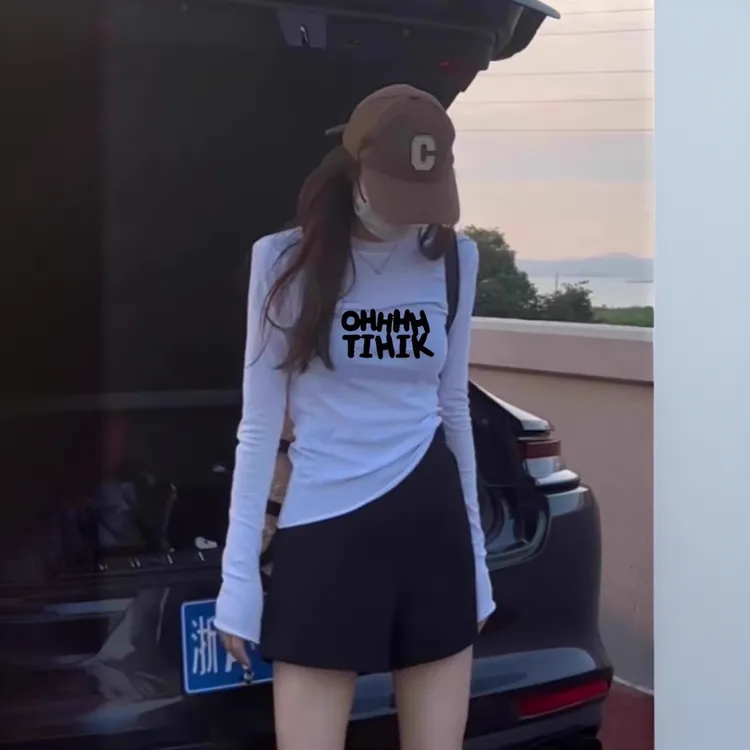 纯欲正肩白色打底衫女内搭秋冬欧货洋气修身圆领长袖t恤韩系上衣